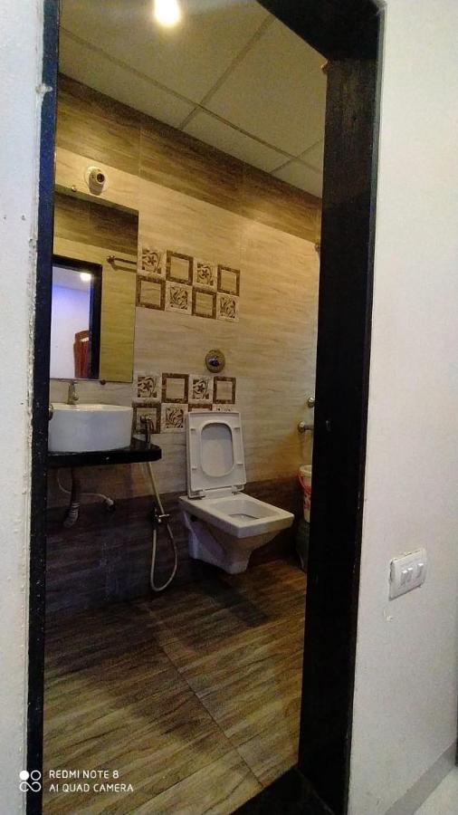 Peth  Hotel Shalimar Executive, Uran Islampur מראה חיצוני תמונה
