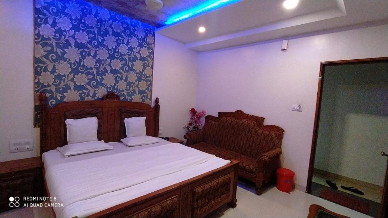 Peth  Hotel Shalimar Executive, Uran Islampur מראה חיצוני תמונה